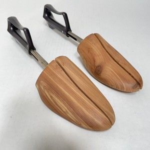 "Travel Tree" Men's Cedar Wood Shoe Trees, Size 5, Rochester Shoe Keepers, Exc.